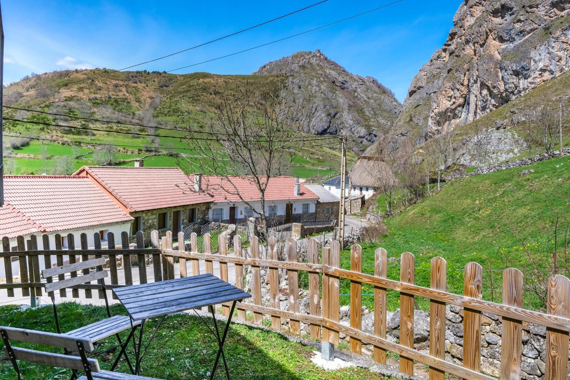 Apartamentos Rurales La Laguna Somiedo Valle de Lago Exteriér fotografie